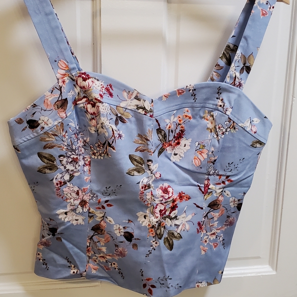 Antonio Melani blue floral crop top size 6